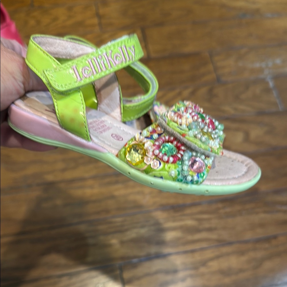 Mini Melissa, Lelli Kelly, Nicole Miller & Carter’s kids shoes - Picture 8 of 16